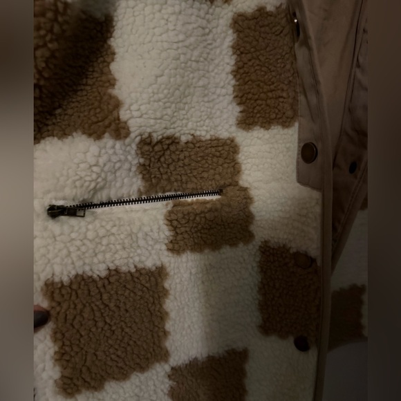 Cozy Checkered Teddy Jacket - Picture 3 of 5